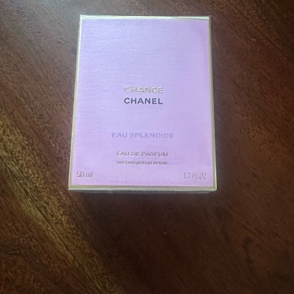 CHANEL La Crème Main Hand Cream - White and Black - Picture 3 of 5